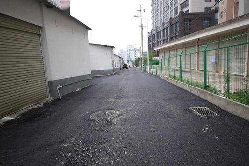黑沥青路,探寻城市记忆与时光流转的轨迹